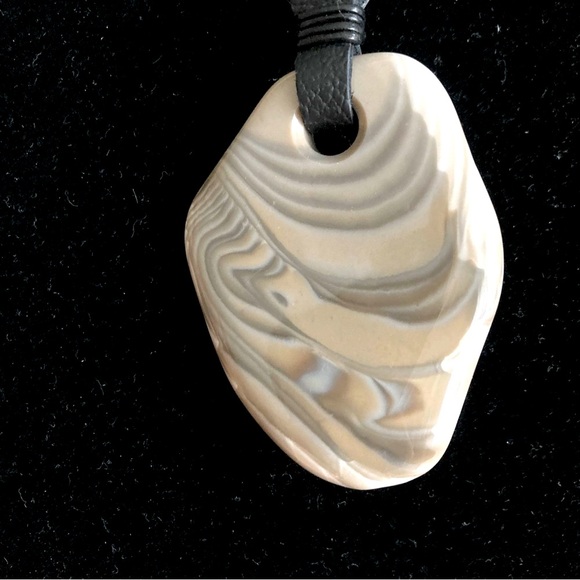 Genuine Striped flint amulet - Picture 1 of 8